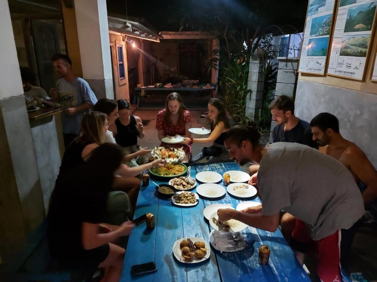 Cycling Backpacker Hostel & Cafe Unawatuna Exterior foto
