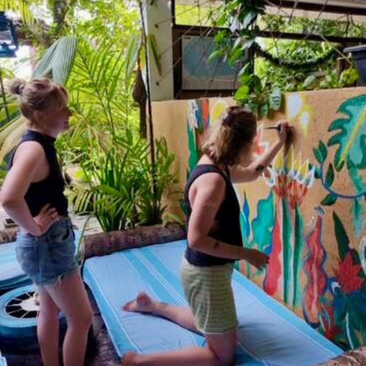 Cycling Backpacker Hostel & Cafe Unawatuna Exterior foto