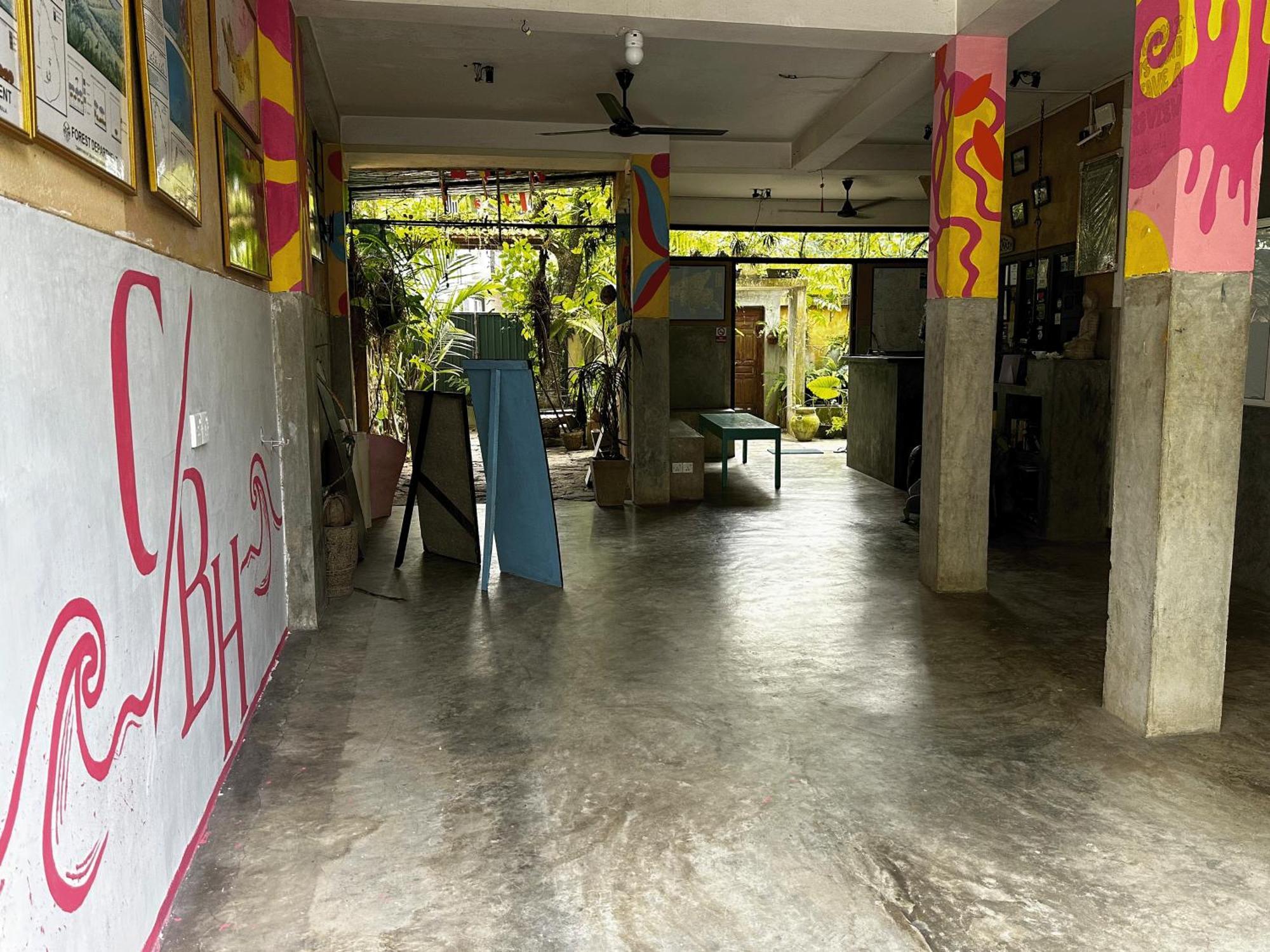 Cycling Backpacker Hostel & Cafe Unawatuna Exterior foto